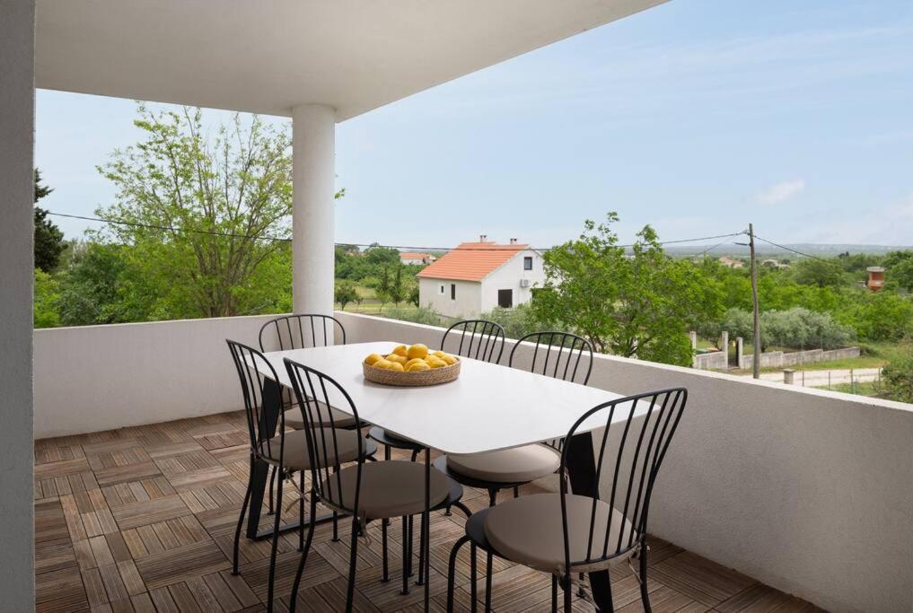 Spacious And Fully Equipped Apartment Near Zadar Smokovic Buitenkant foto